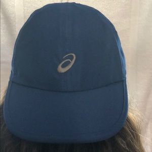 ASICS hat
